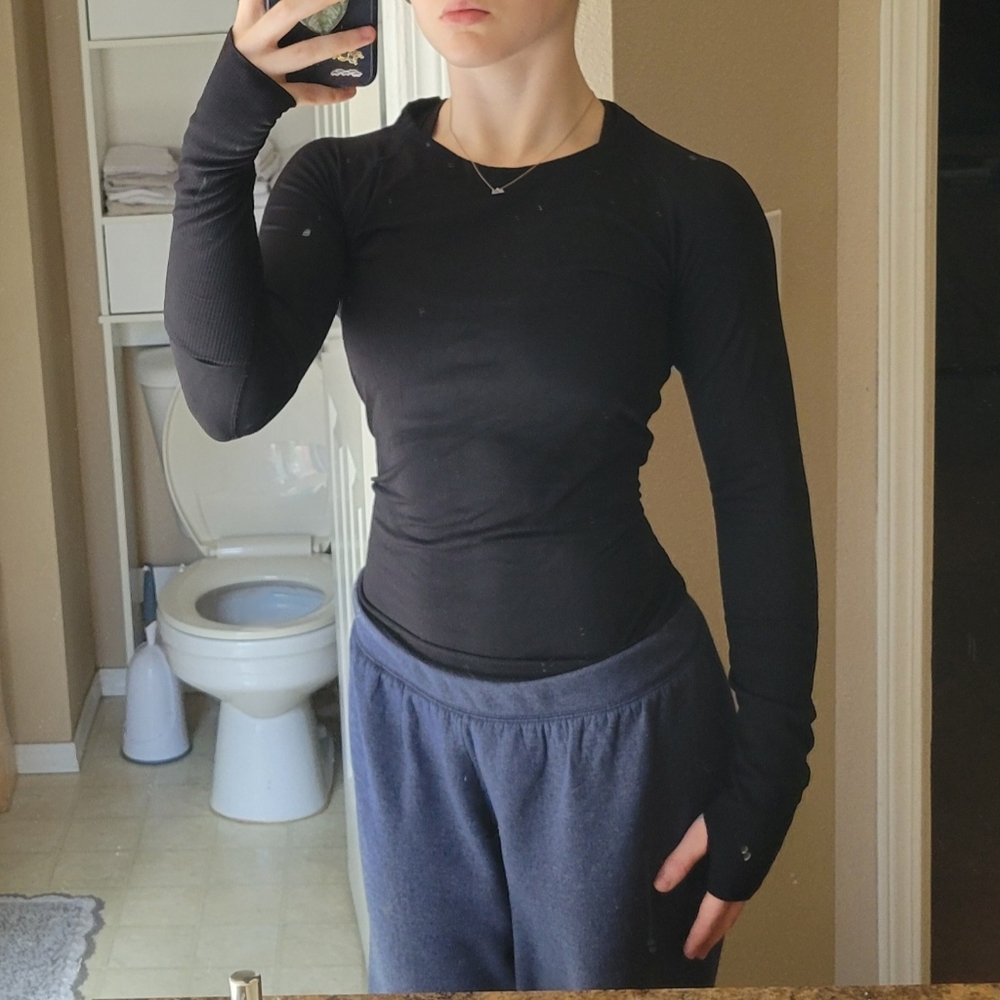 Ptula longsleeve with thumb holes